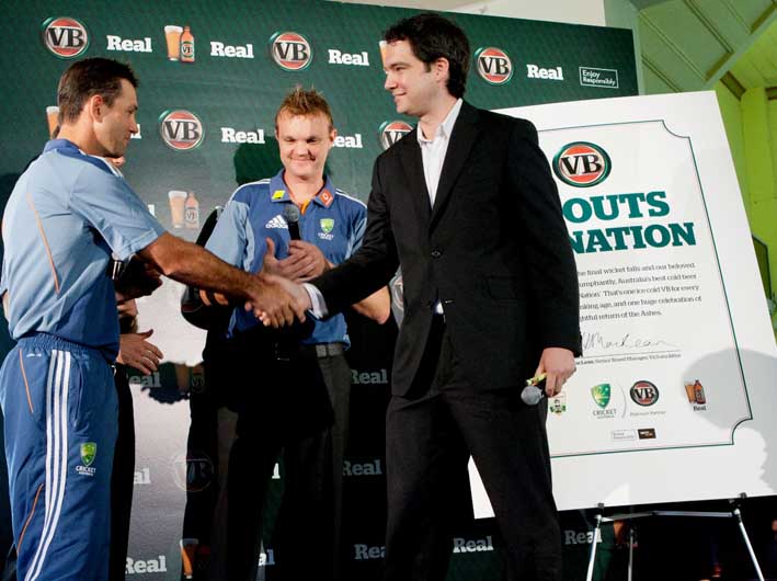 VB Shouts the Nation - Craig MacLean shakes Ricky Ponting