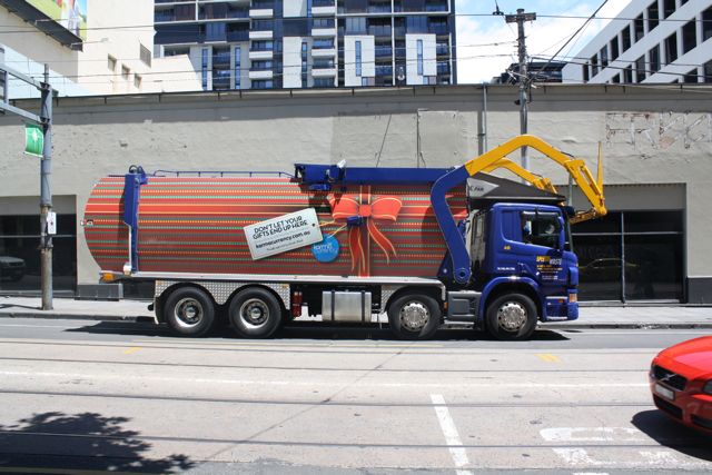 Speedie Waste Christmas Karma Truck 2.jpg