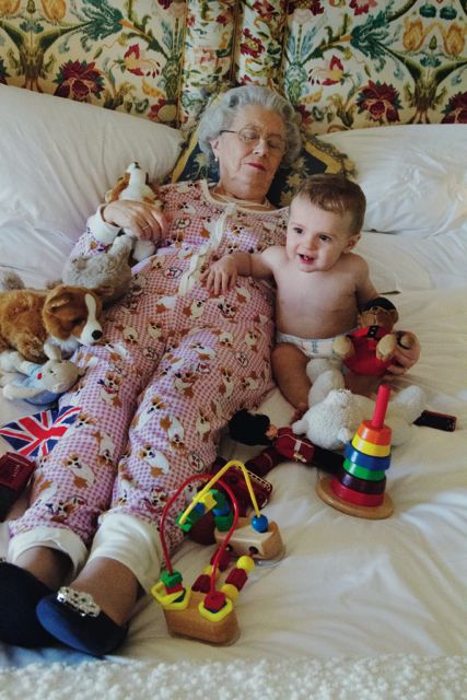 IMG_8173_PA_QUEEN_ONESIE_SLEEP_L.jpg