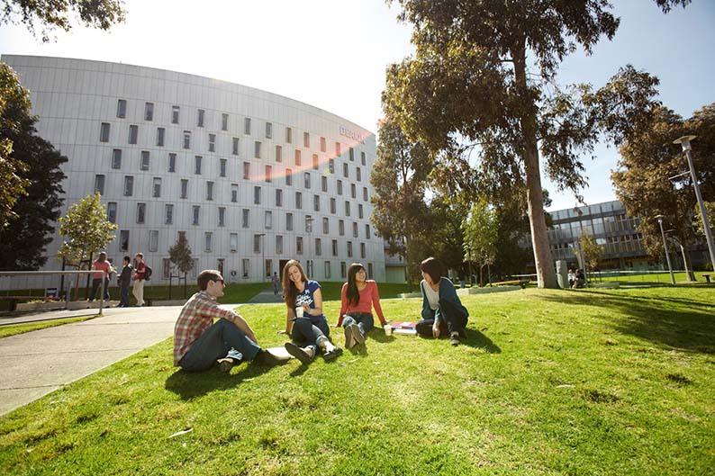 deakin2.jpg