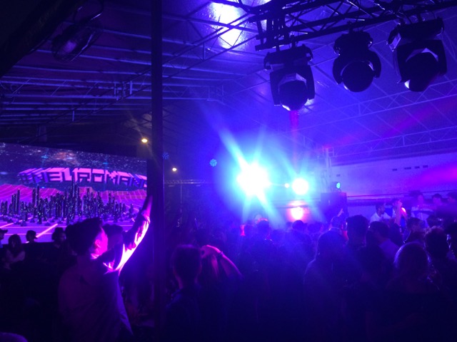 CrowdandScreen2.jpg