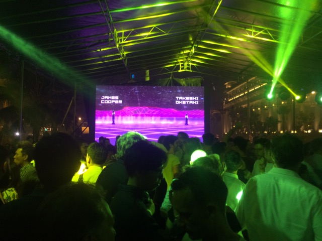 CrowdandScreen3.jpg