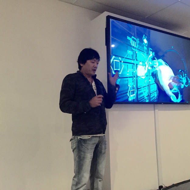 Photo 3 - Kentaro-san Presents Eye Play the Piano.jpg