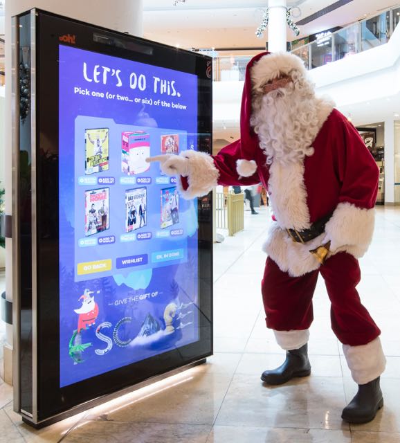 Santa interacts with Sony Pictures Gifting Hero Retail Campaign Chatswood Chase Dec 16 (1).jpg