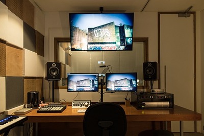 Otis-Studio2.jpg