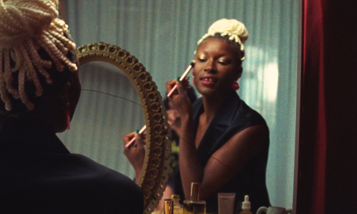THE ICONIC utilises 16mm film for new beauty launch campaign via electriclimefilms