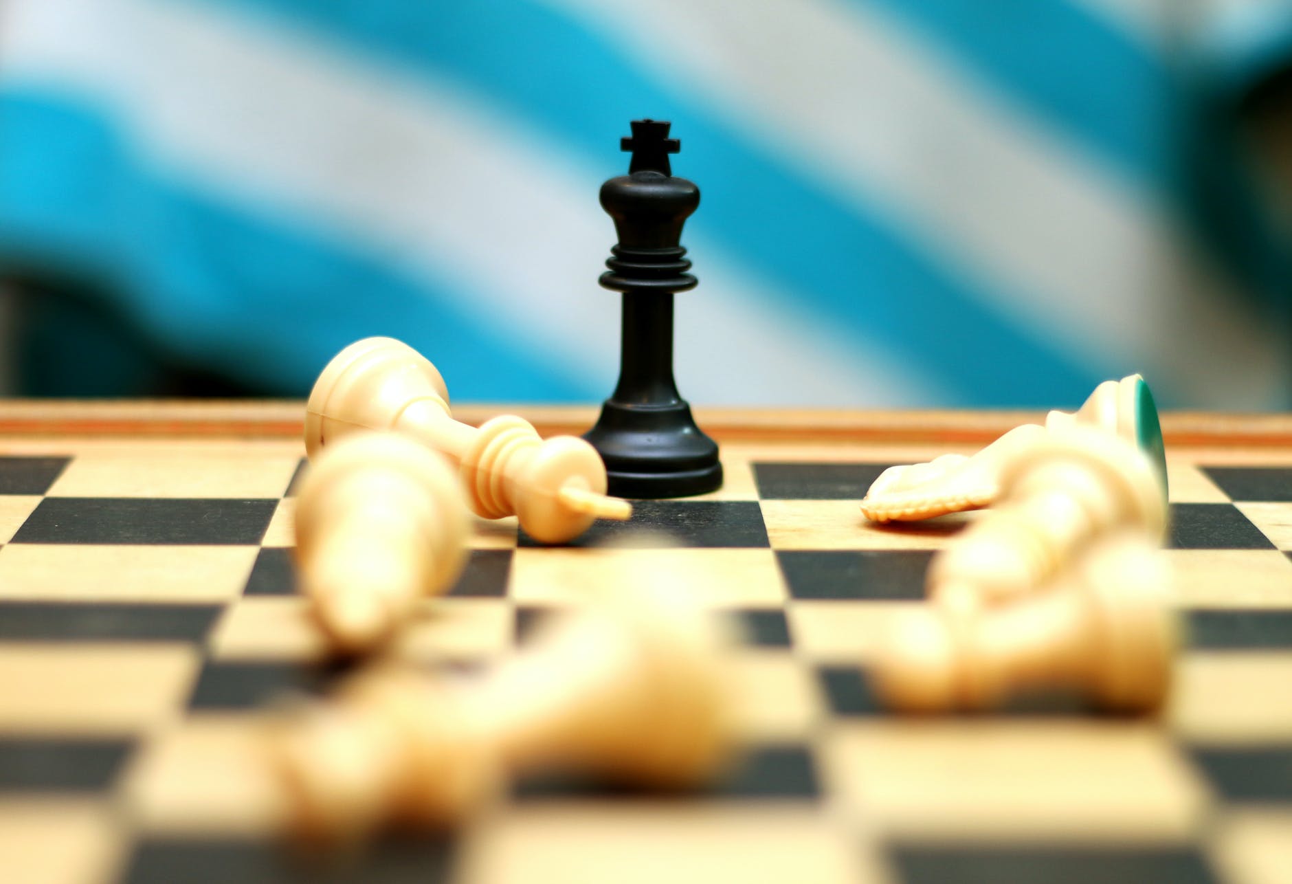 Damon Stapleton: Advertising. Queen’s Gambit versus the robots.