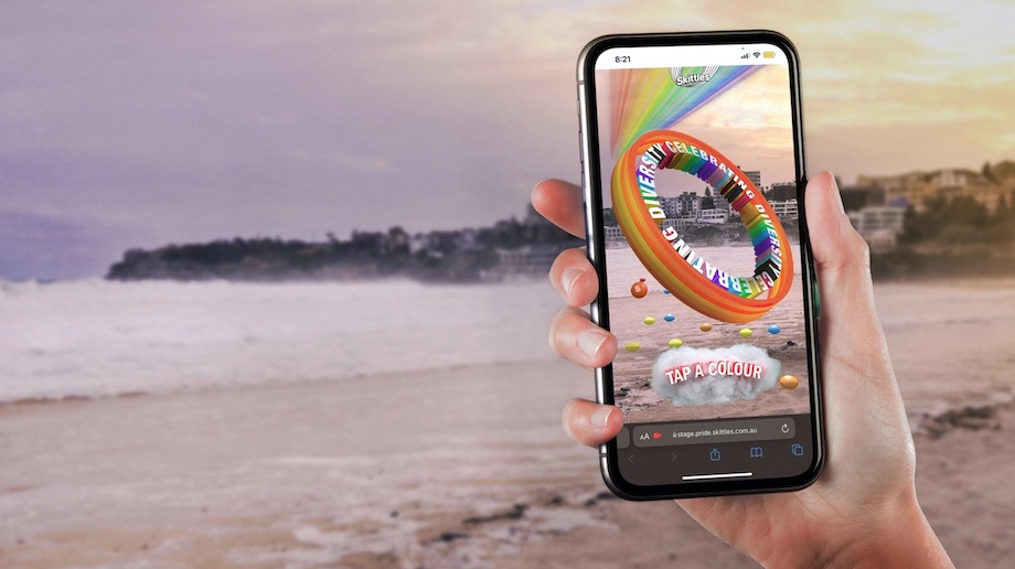 Skittles + Minus 18 encourage Aussies to look-up + tour World’s Biggest Rainbow via Thinkerbell