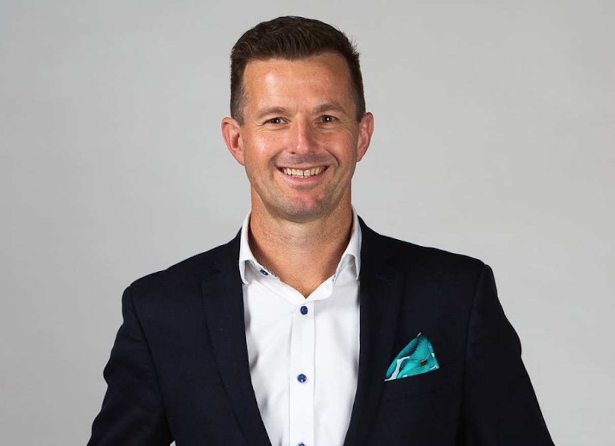 Clint Bratton returns to New Zealand to take up managing director role at Proximity NZ as Chris Pescott departs CEO role after three years