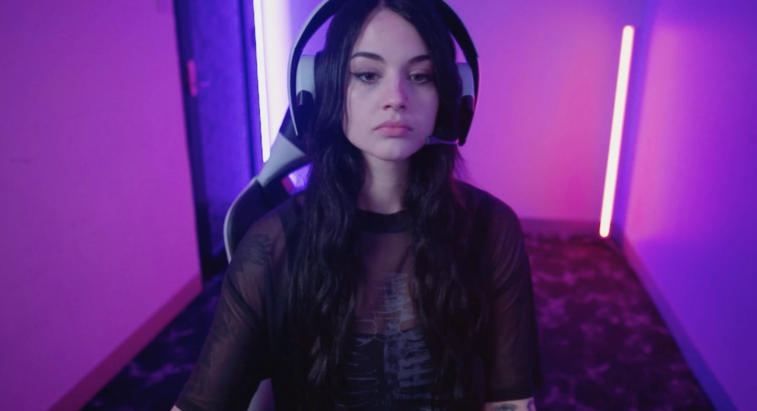 Maybelline New York shines light on online abuse in gaming with ‘Under the Avatar’ work via HERO