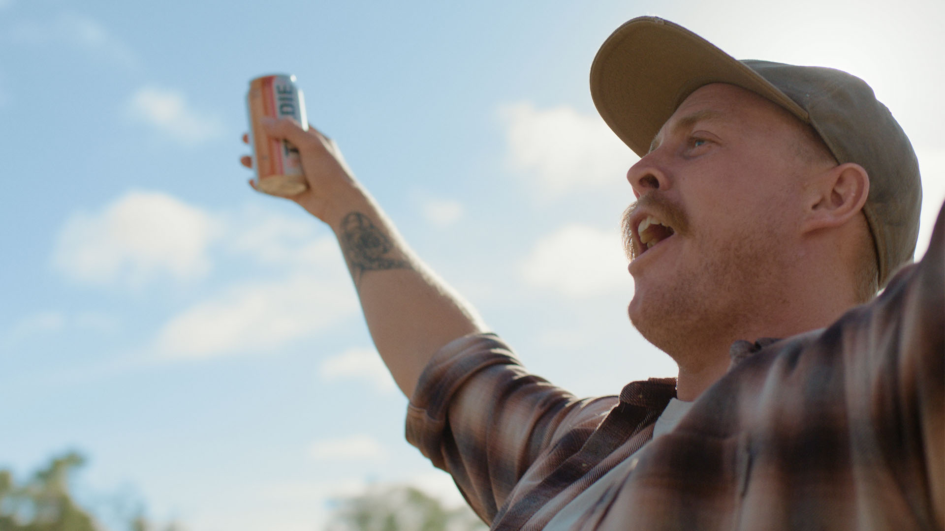 Tradie trades “Cooee” for “Gingaaaah” in latest Ginger Beer campaign via The Incubator