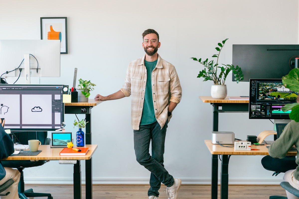 Topbunk co-founder Alex Theel returns