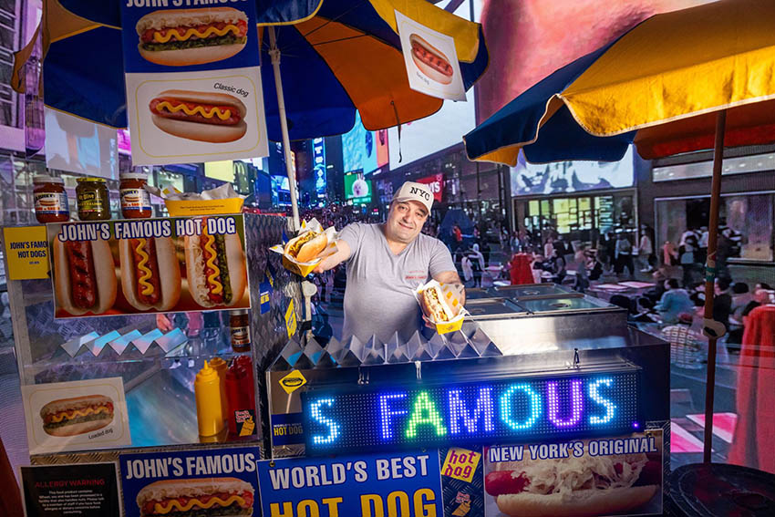 CommBank brings free New York style hot dogs to Melbourne with walk-through billboard experience via M&C Saatchi