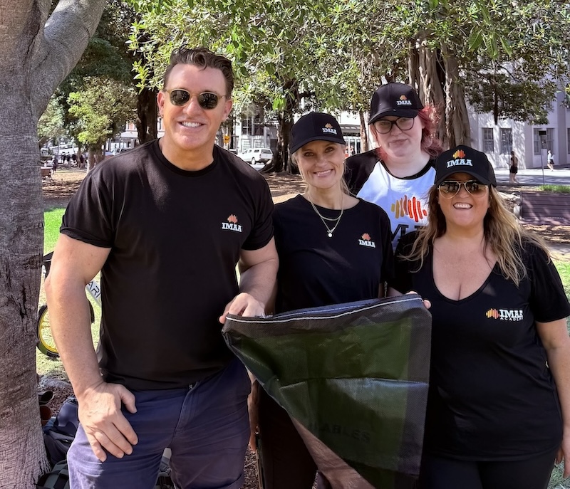 300 indie media agency staffers and IMAA members come together to clean up Australia