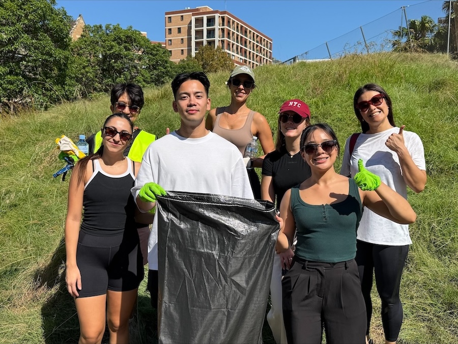 300 indie media agency staffers and IMAA members come together to clean up Australia