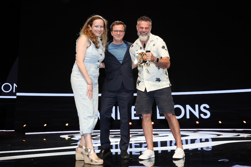 VML Sydney scores Gold Lion in Industry Craft for 1001 Optometry ‘The Hidden Eye Test’ campaign