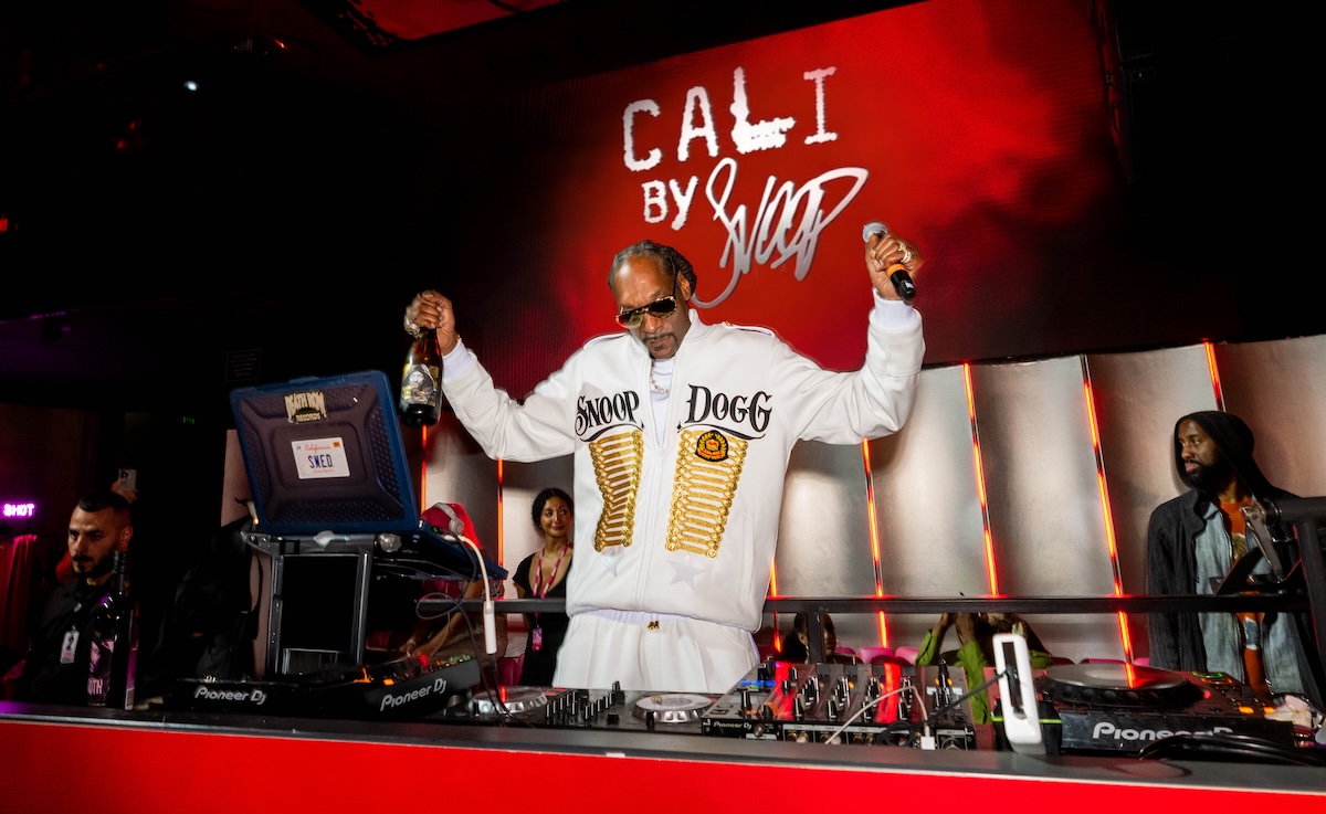 “Snoop” hits streets of Melbourne promoting wine brand 19 Crimes x Cali By Snoop in epic stunt via Bolster, TWE and Splash
